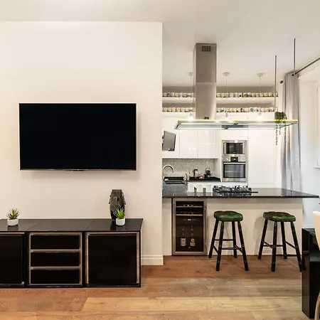 Apartament Dimora Colosseum Luxe - Jacuzzi & Private Patio Rzym