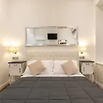 Dimora Colosseum Luxe - Jacuzzi & Private Patio