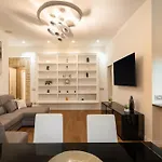 Apartment Dimora Colosseum Luxe - Jacuzzi & Private Patio Rom