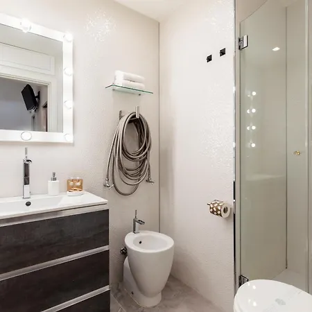 Appartement Dimora Colosseum Luxe - Jacuzzi & Private Patio *