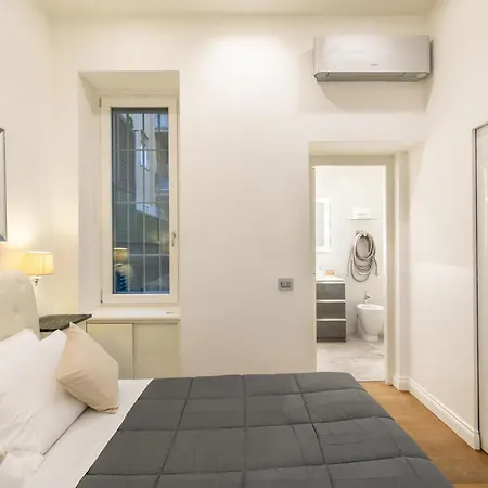 Dimora Luxe Colosseum With Jacuzzi Apartment Rome