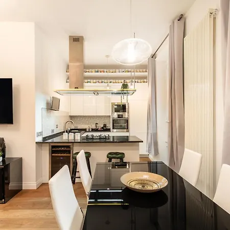 Dimora Luxe Colosseum With Jacuzzi Apartment Rome