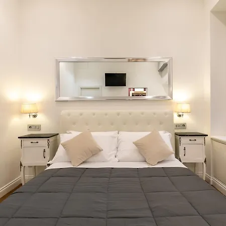 Dimora Colosseum Luxe - Jacuzzi & Private Patio