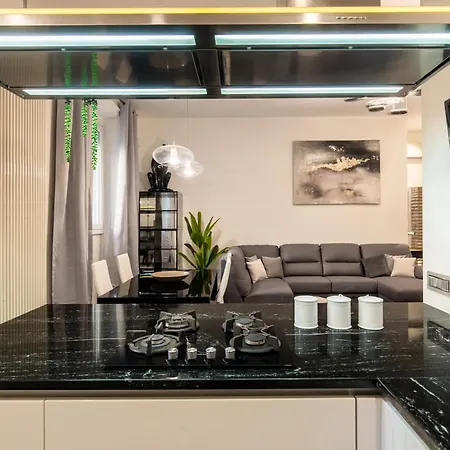 Dimora Colosseum Luxe - Jacuzzi & Private Patio
