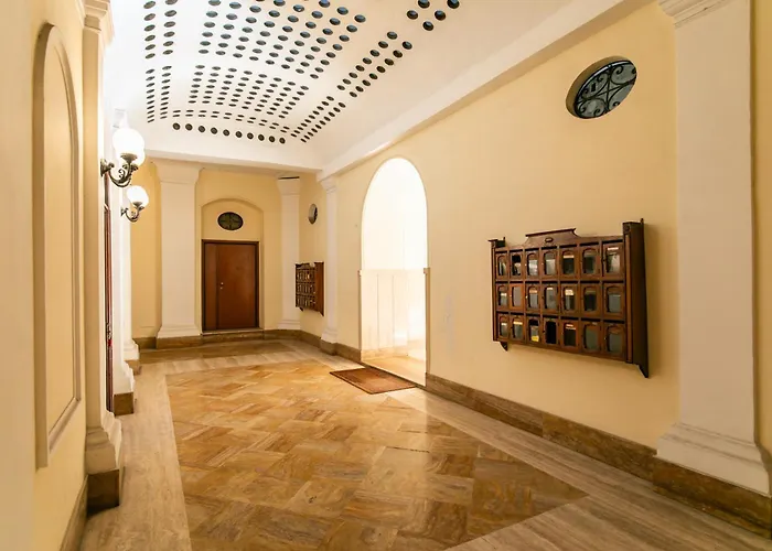 Dimora Colosseum Luxe - Jacuzzi & Private Patio 公寓 *