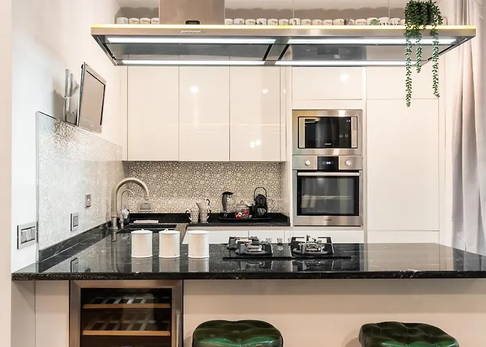 公寓 Dimora Colosseum Luxe - Jacuzzi & Private Patio